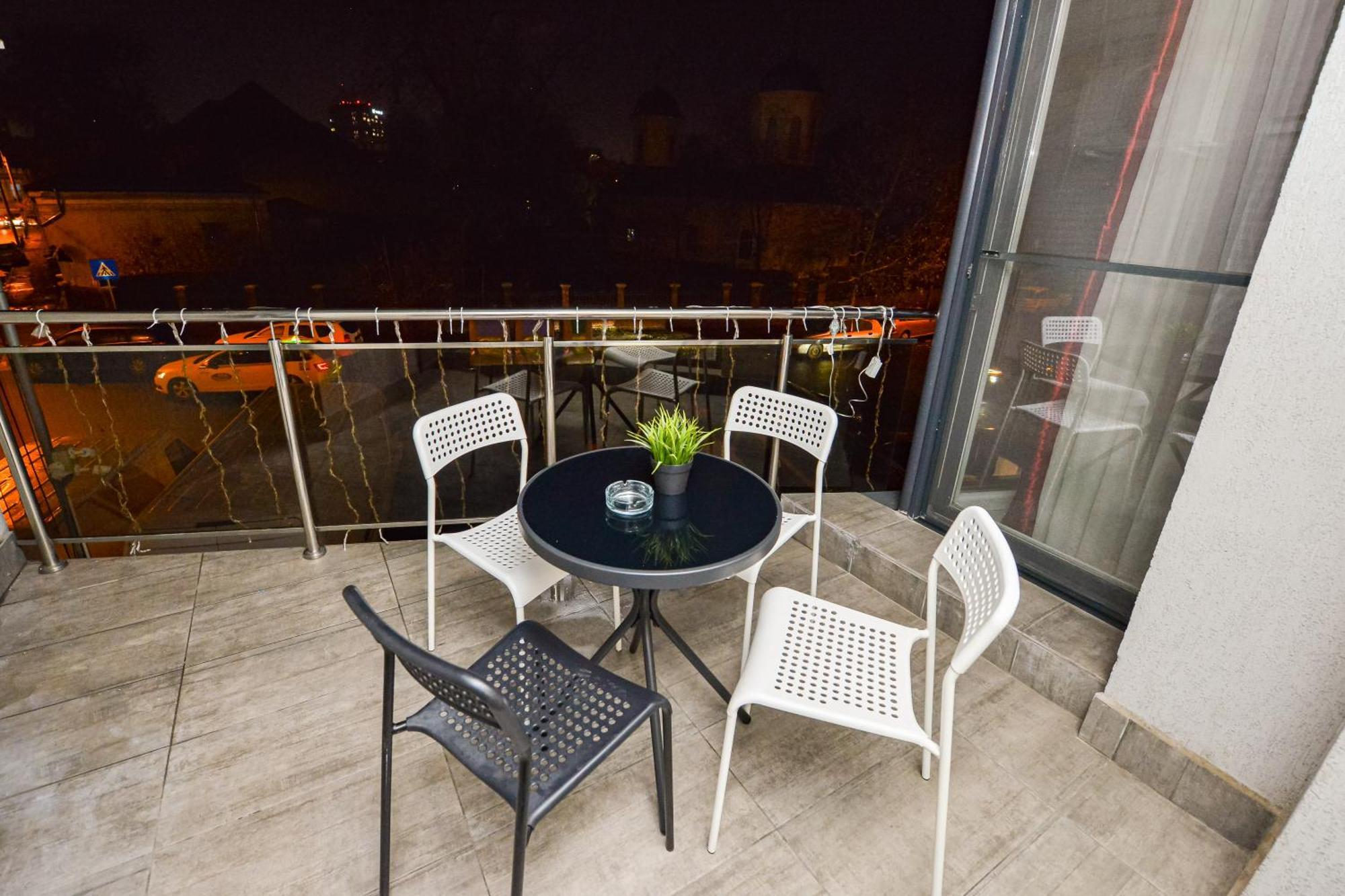 Dracula Adventure Tours Accommodation Bucureşti Eksteriør bilde