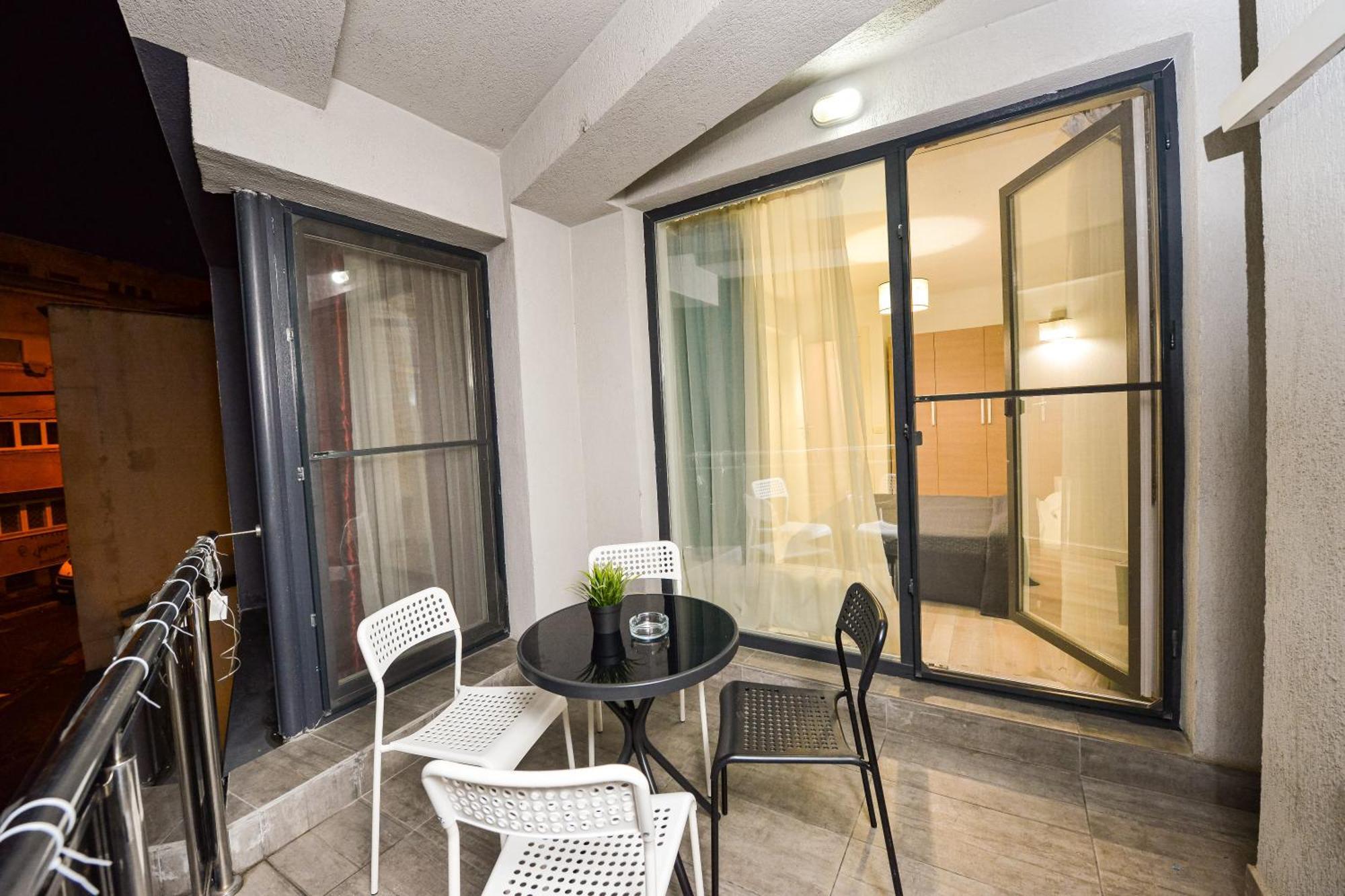 Dracula Adventure Tours Accommodation Bucureşti Eksteriør bilde